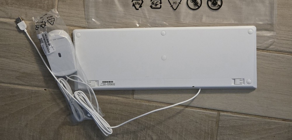Lenovo Keyboard And Mouse / White - Never Used. Excellent