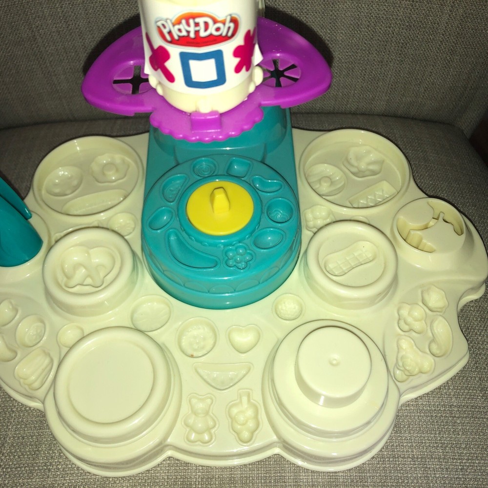 Hasbro 2007 Play dough Kitchen Creations Modeling Set~Machine Only