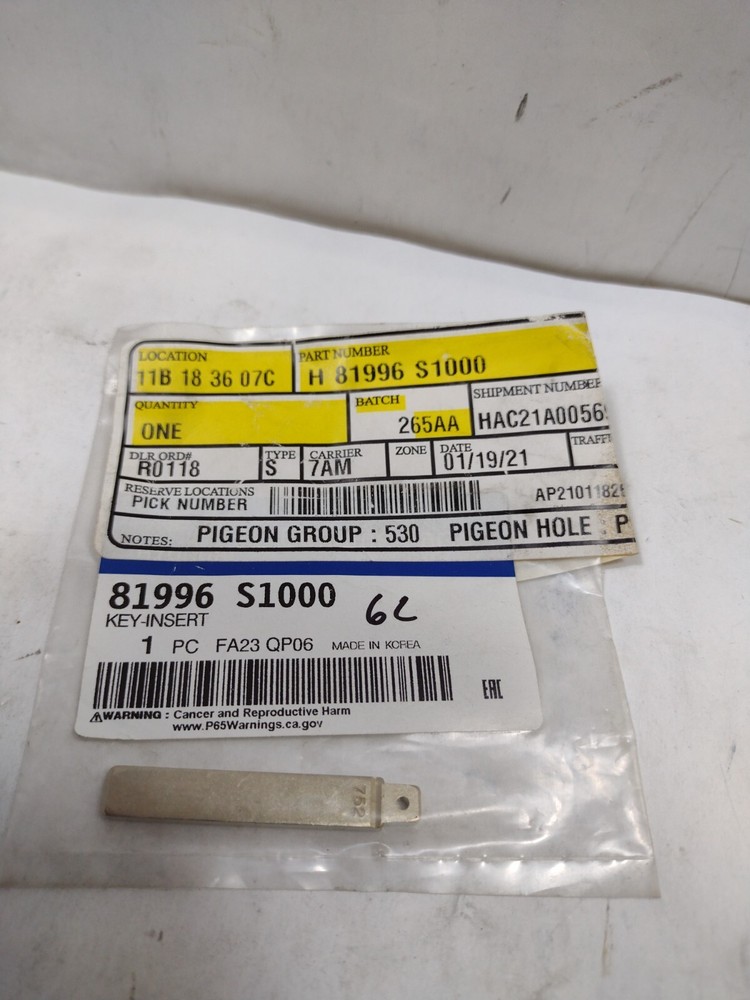Genuine Hyundai Key Insert 81996S1000