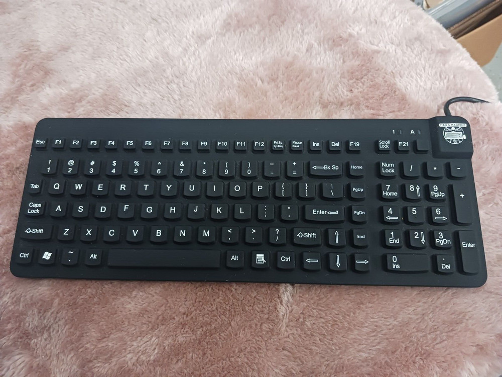 Man & Machine Really Cool Keyboard MMI USB Waterproof Keyboard
