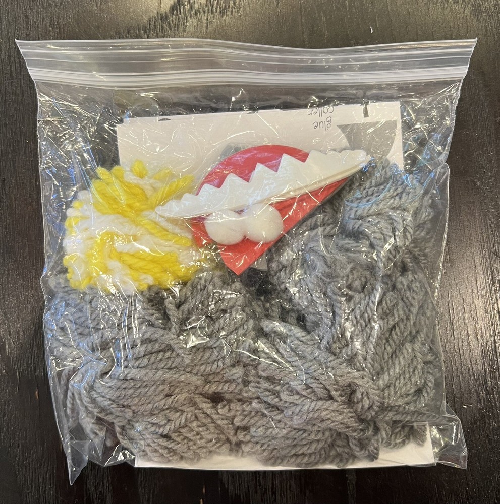 Shark Requin Cuddly Pom Kit