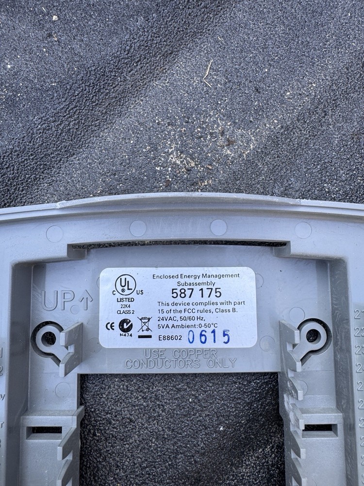 Staefa Control System TALON Predator Unit Controller 587175 24VAC Corded