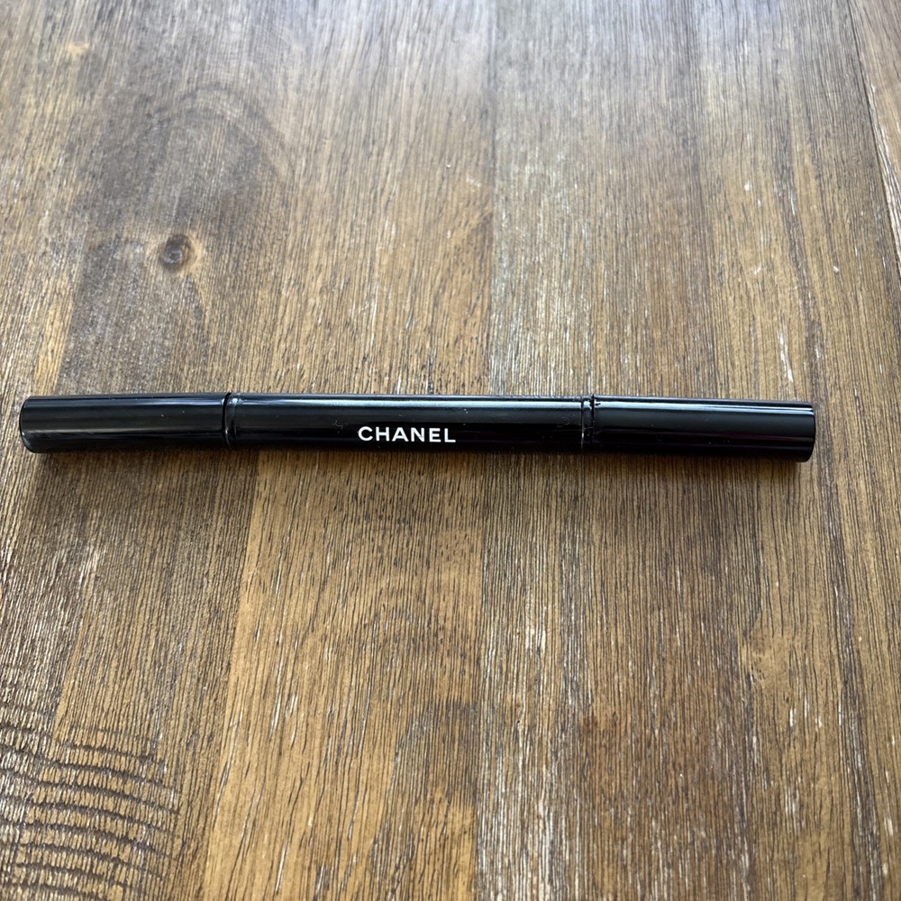 CHANEL Eyeshadow Brush Definer/Smudger Dual Tip