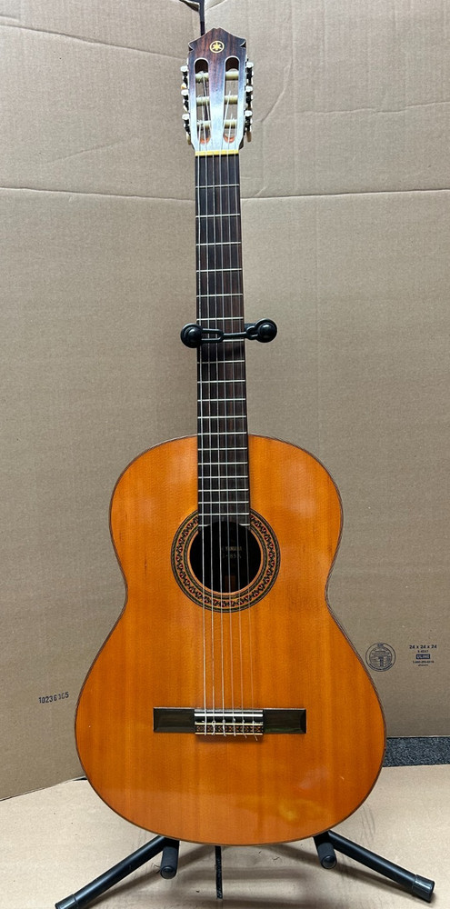 Yamaha G85A Classical Guitar with case (read description)