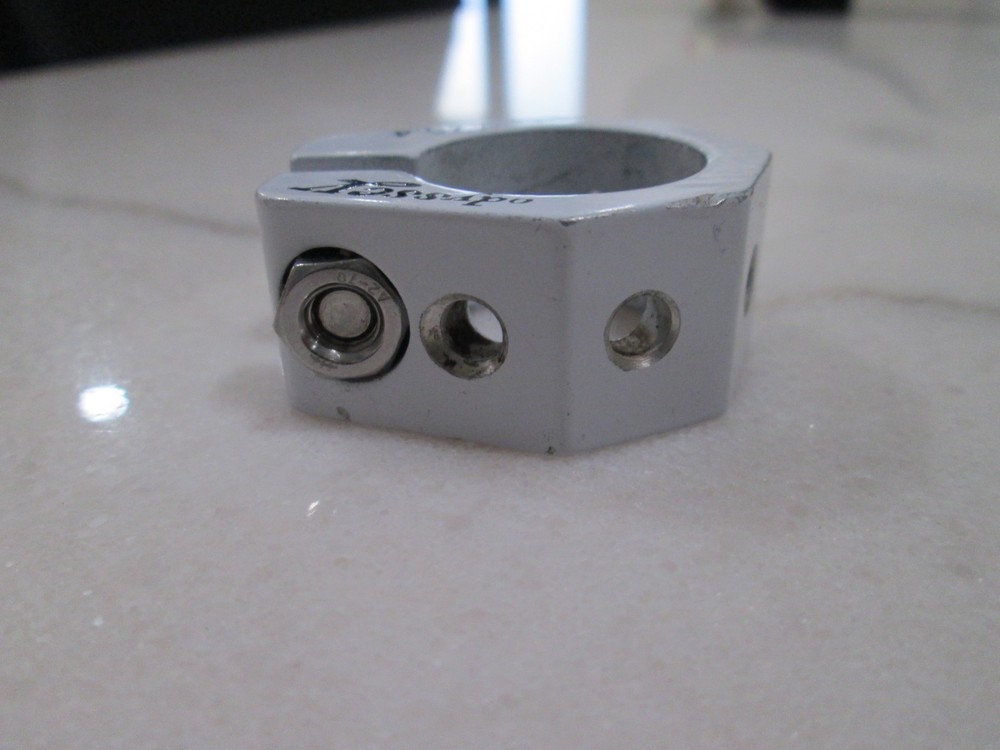 Odyssey seat post clamp 25.4 white