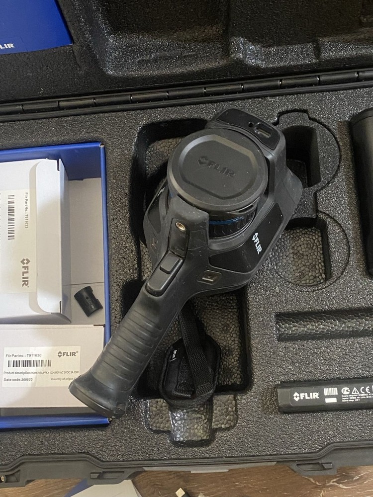 Flir E75 Handheld Thermal Camera with Case and Accessories -READ DESCRIPTION-