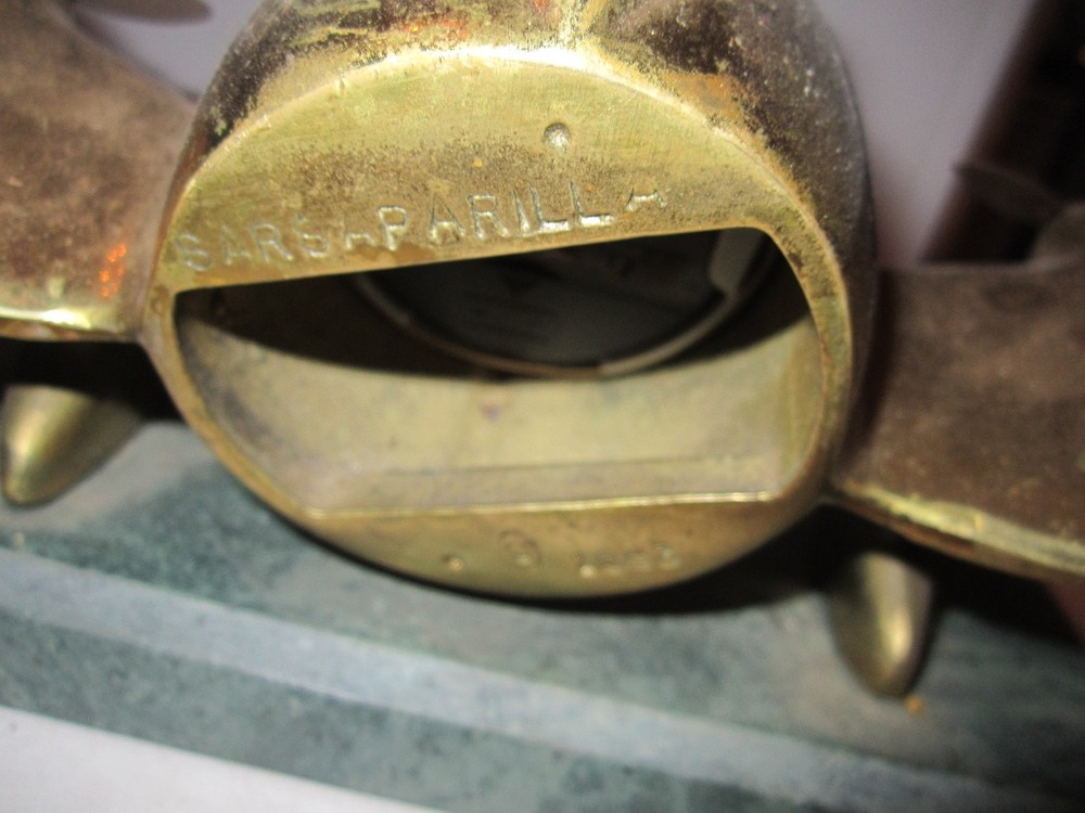 1983 SHANNON SARSAPARILLA SOLID BRASS AIRPLANE PROPELLER DESK CLOCK