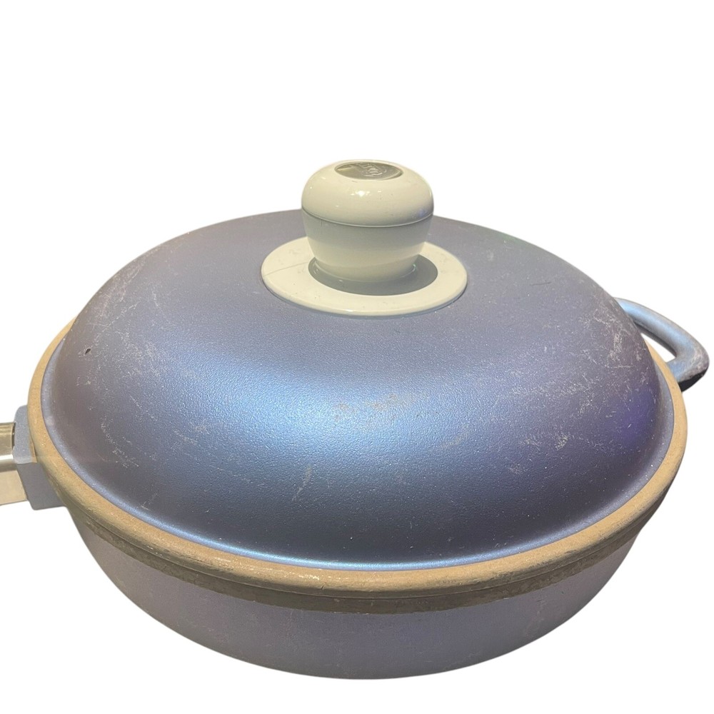 Genuine Essen Sarten 2926/3 Cast iron lined brass handle Blue.