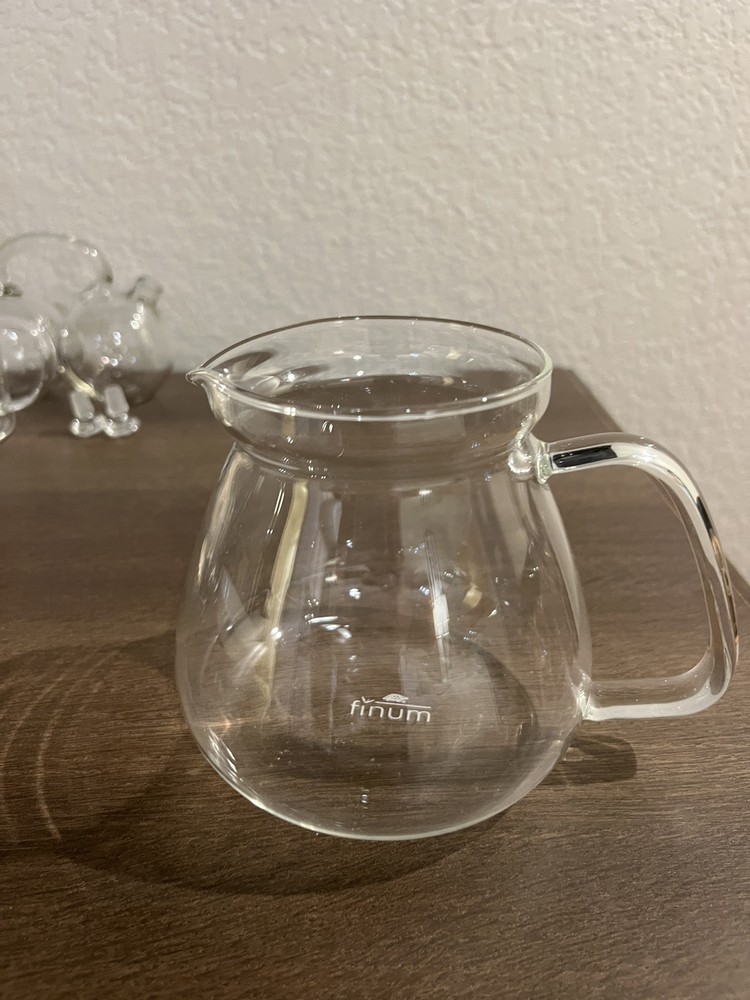 FINUM SMALL GLASS TEA PITCHER