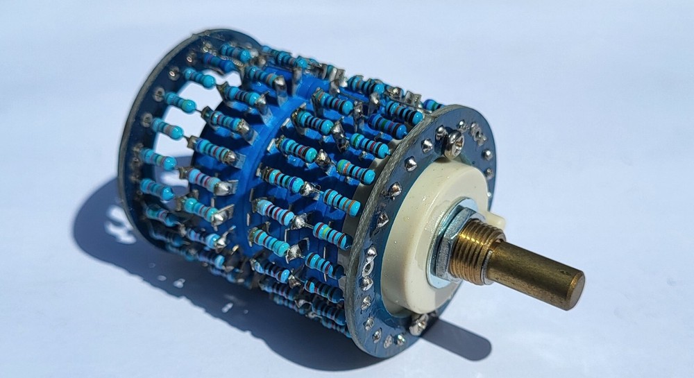 24 Step Attenuator Volume Control Pot Log Stereo