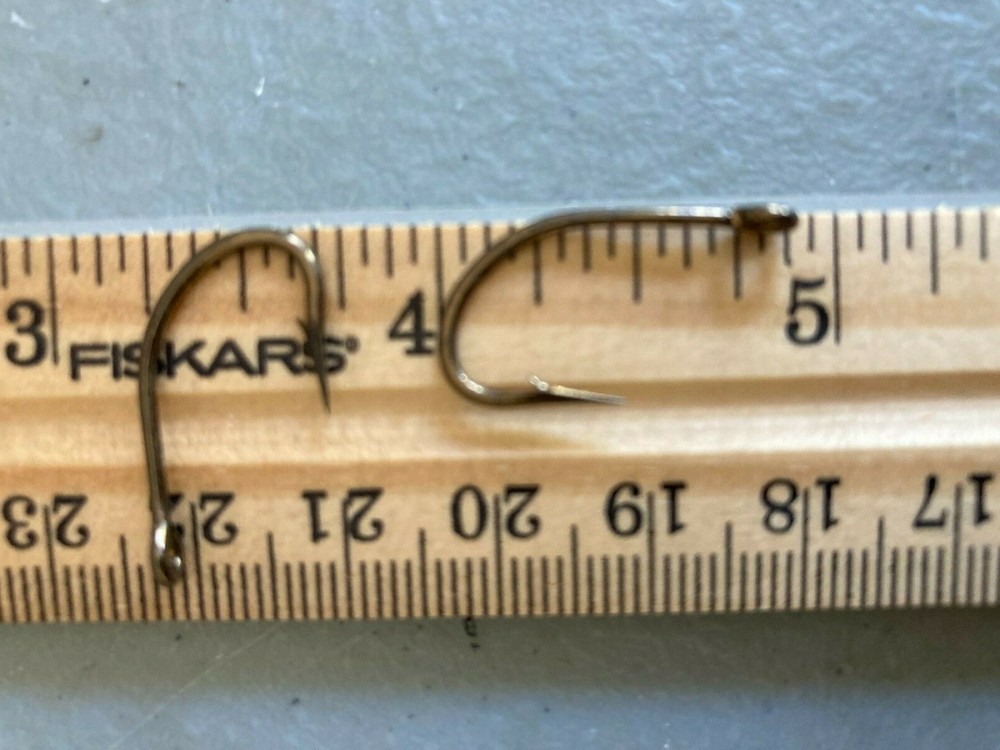 50 Eagle claw Bronze Saltwater Live Bait Hooks size 1 Sticky Sharp
