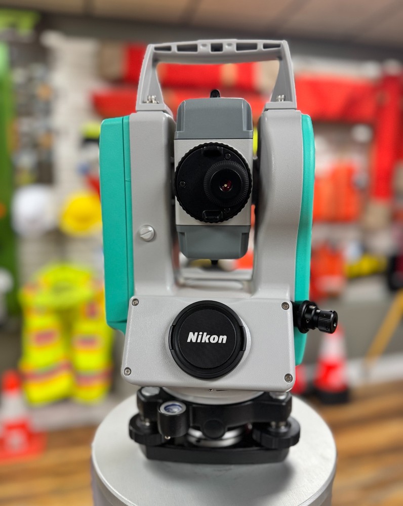 Pre Owned Nikon XF 2" Total Station