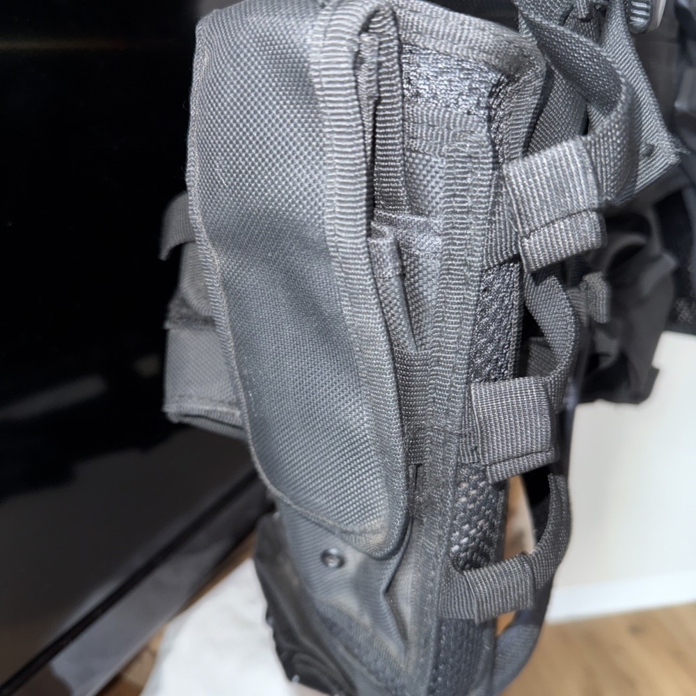 Multi Purpose Tactical Vest Black Unbranded EUC Large