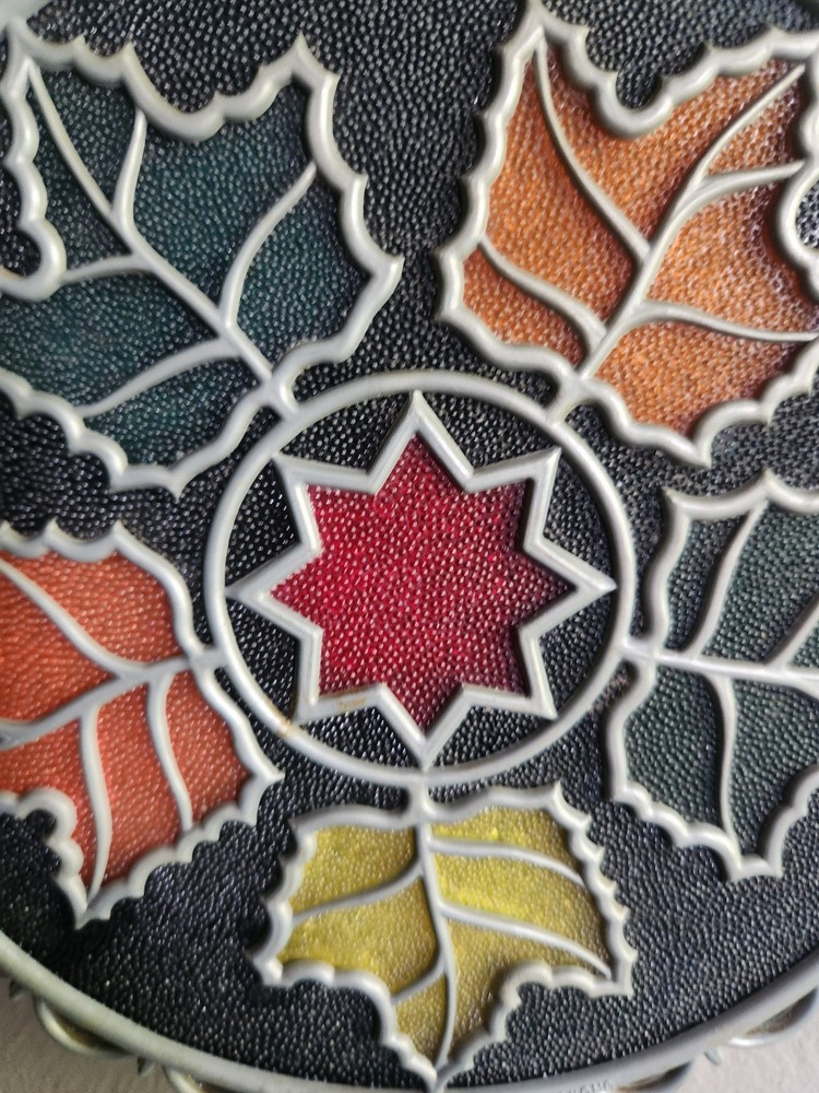 Vintage Maple Leaf Pattern Sun Catcher by Floralier Co. • 6⅞"