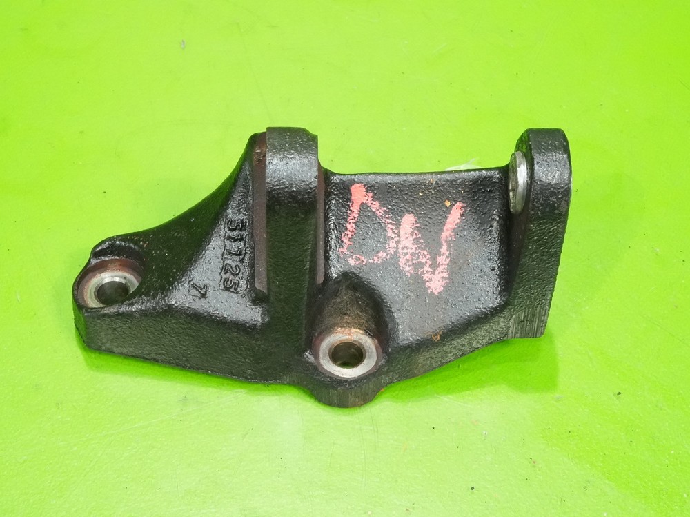 94-01 Integra OEM B18 engine motor lower bottom alternator mount bracket