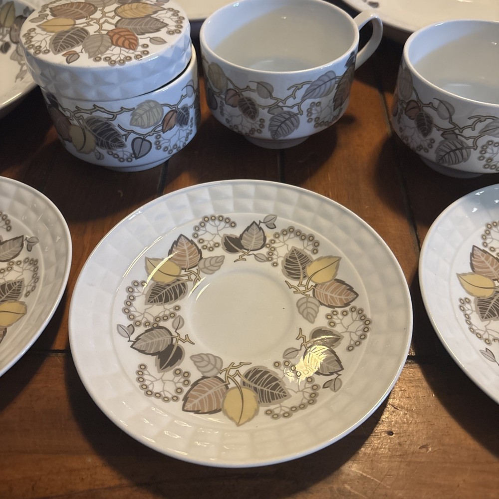 Castilian Collection Malaga Spain 9245B 26-Pc Ironstone Dinnerware Set