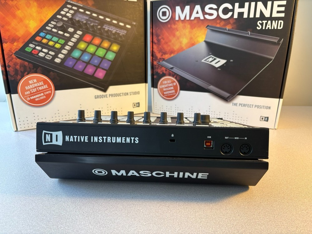 Native Instruments Maschine MK2 w/stand and case w/Maschine software