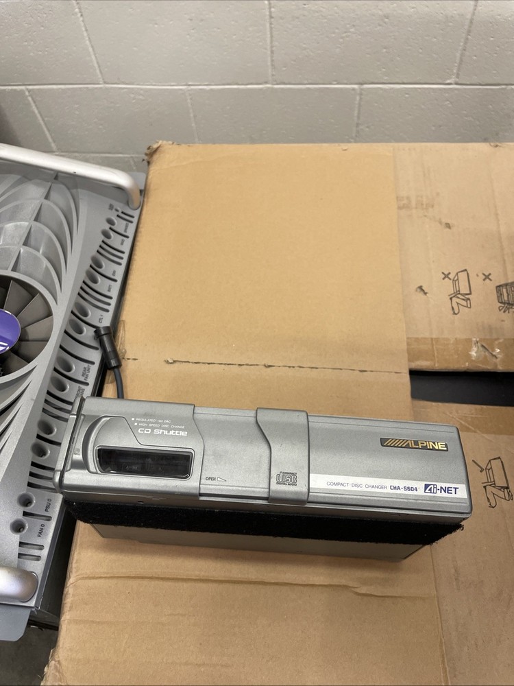 ALPINE CHA-S604 6 Disc CD Changer (Untested)