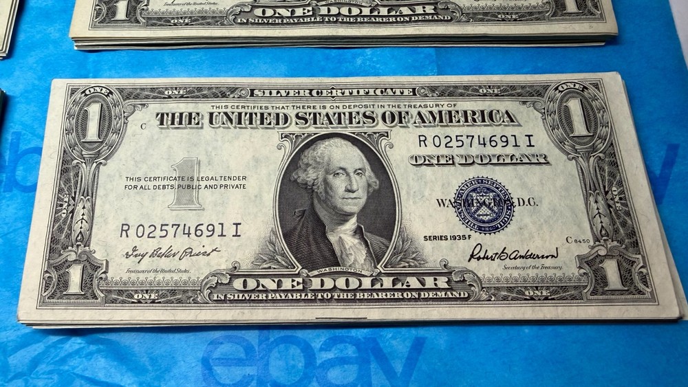 💵 $1 Silver Certificate – Uncirculated Blue Seal – 1935 Note Perfect Notes 💙