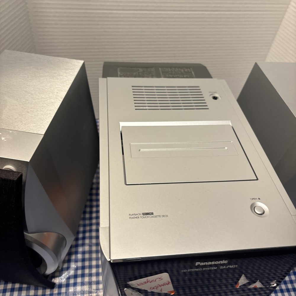 PANASONIC CD STEREO SYSTEM SA-PM31 - 5 CD CHANGER - CASSETTE - MP3, See Pics!!