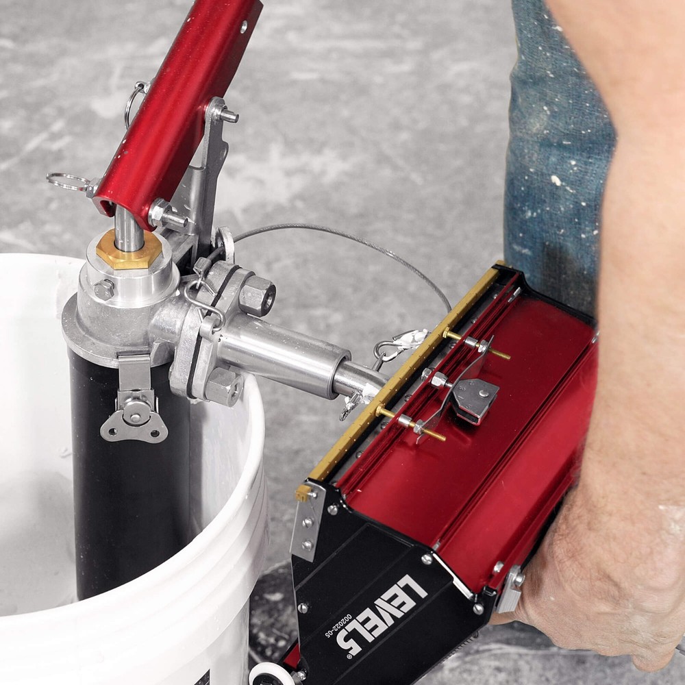 LEVEL5 Drywall Tools 7" Flat Finishing Box w/ 40"- 62" Extendable Handle | 4-572