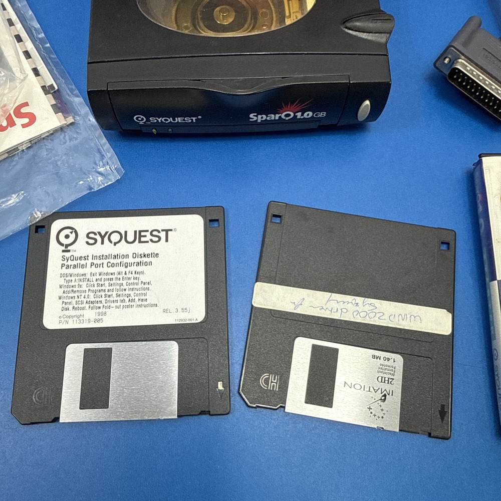 SyQuest Sparq 1GB External Parallel Drive Boxed - Untested Powers On