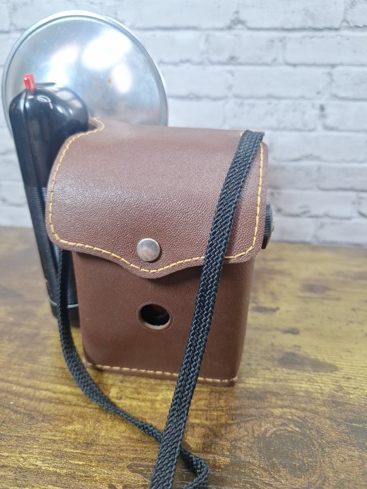 Argus 75 Seventy-Five Camera With Flash And Leather Case +Bulbs UNTESTED