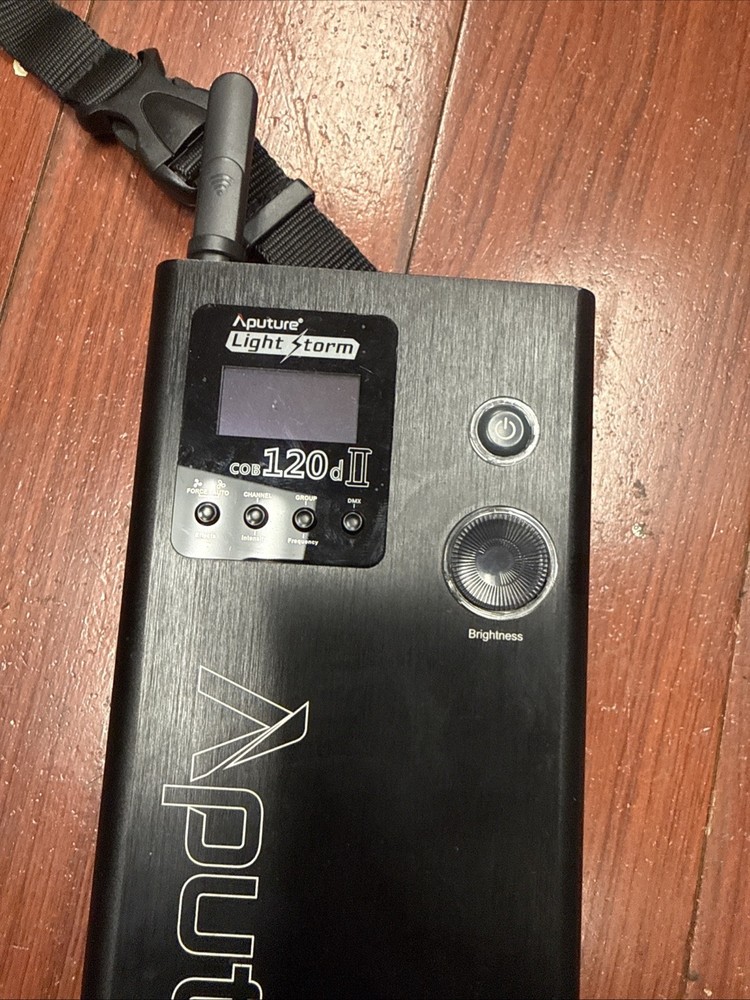 Apurture Light Storm COB 120 DII / NO BATTERY