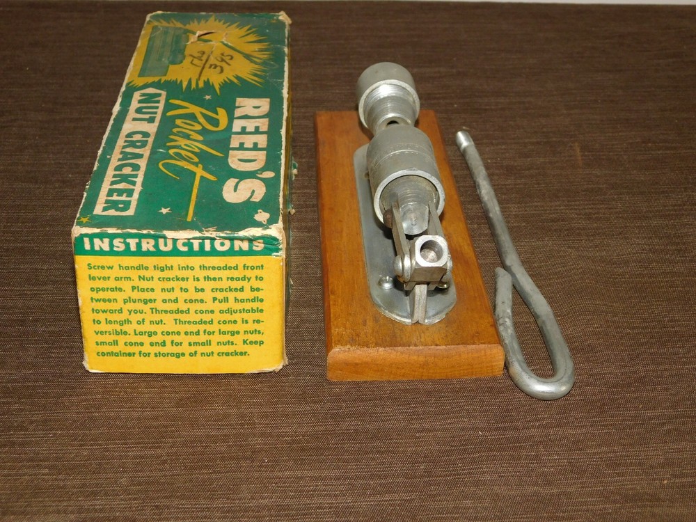 VINTAGE KITCHEN FOOD REED'S ROCKET NUT SHELL CRACKER IN BOX