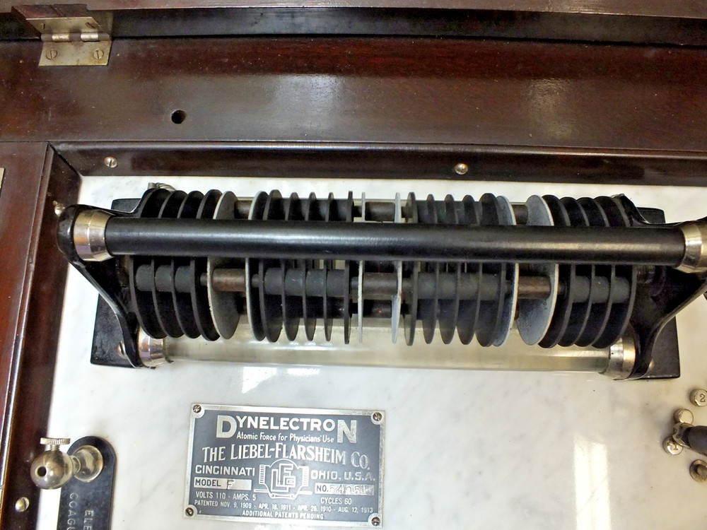 Antique Dynelectron Physicians Device with Atomic Force Control Panel c1913