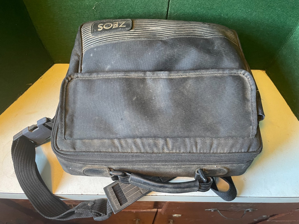 Vintage Zeos Model S99105-000 Personal Computer, Laptop, Notebook w/Software, PS