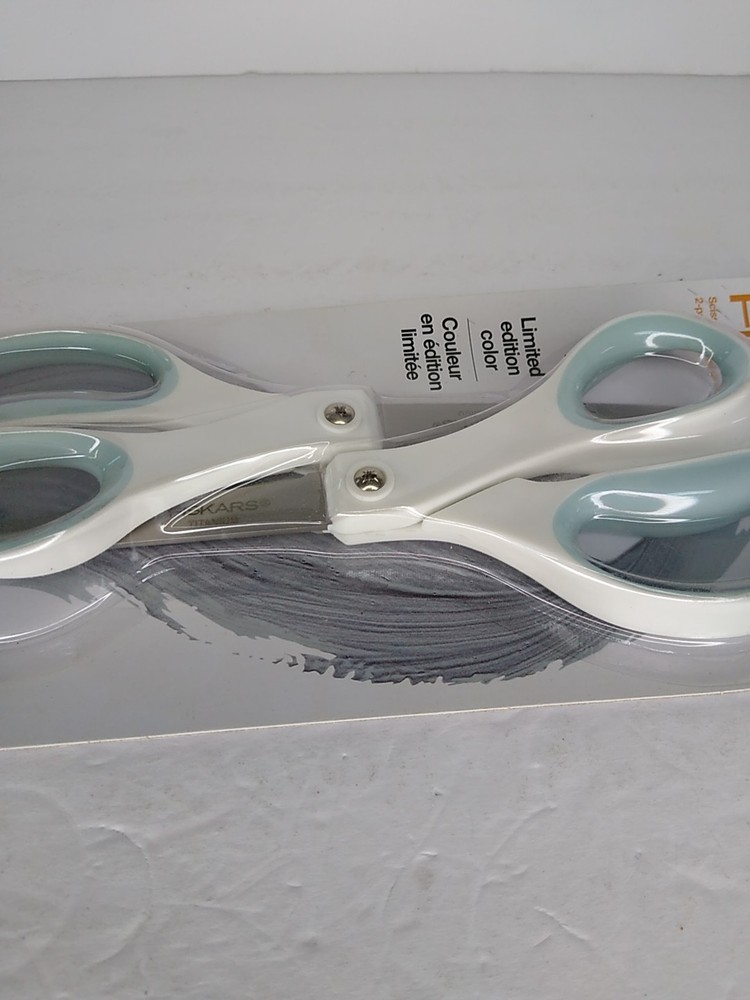 FISKARS Performance 2-pack Titanium Softgrip 8 Inch Blue White Scissors