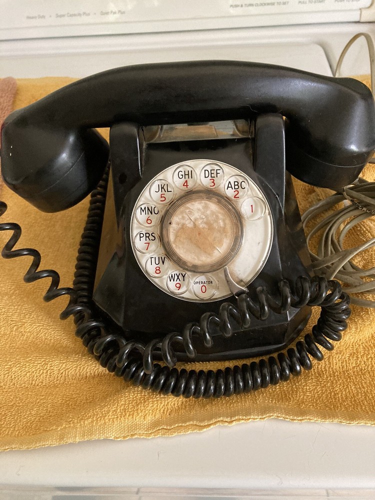 Antique automatic electric monophone L 4123 E66 Bakelite
