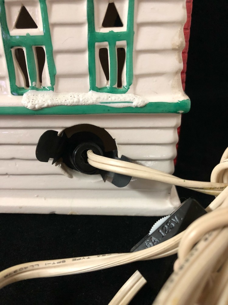 DEPT. 56 VINTAGE "WOODEN CLAPBOARD" - WORKING LIGHT