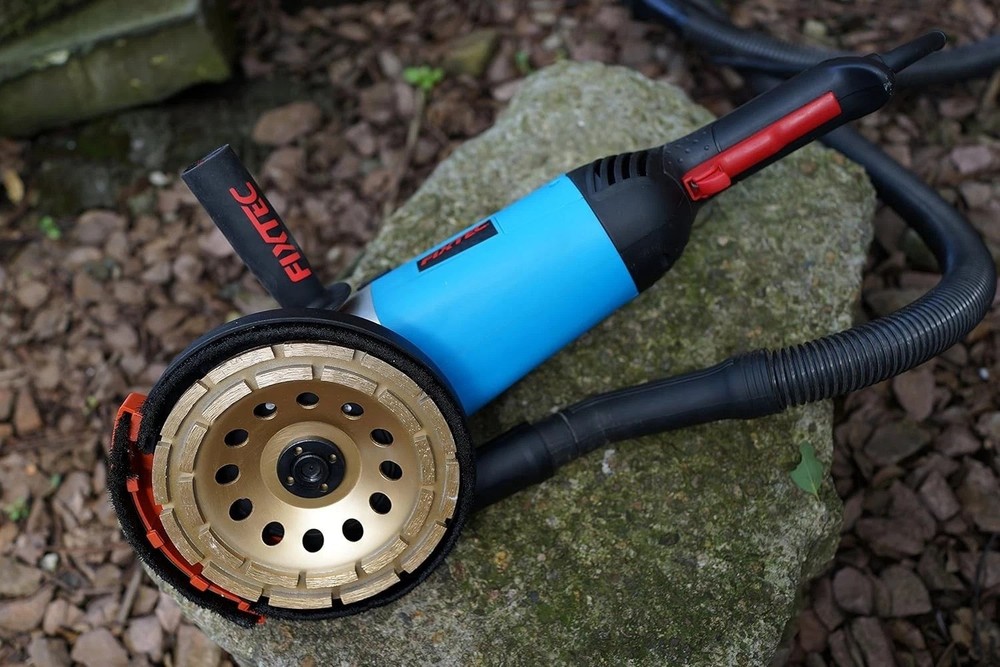 Lightweight Universal Dust Shroud for 7" Angle Grinders - Installation Made Easy