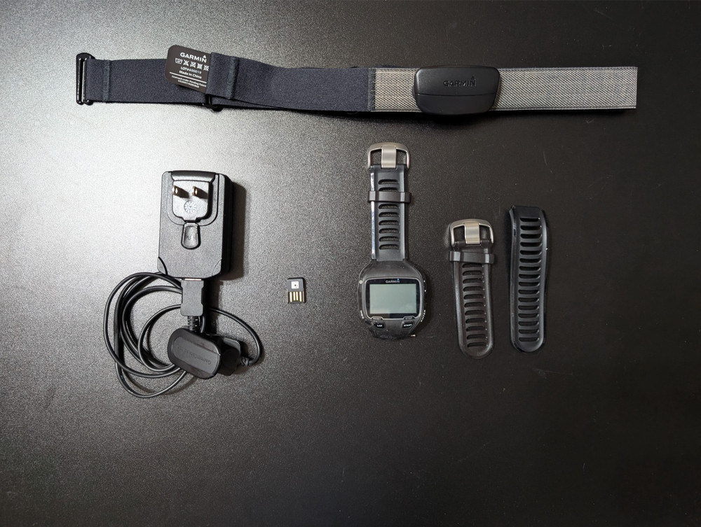 Garmin Forerunner 910XT GPS Watch – Broken Strap & Button Seal – Box + HR