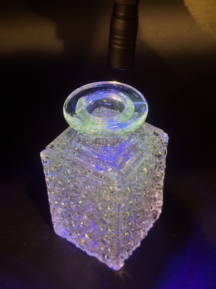 Daisy & Button Decanter Perfume EAPG 1880’s Slight Glow 10oz