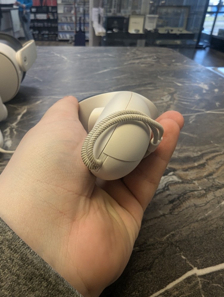 Meta Oculus Quest 3S - 128GB VR Headset with Controllers