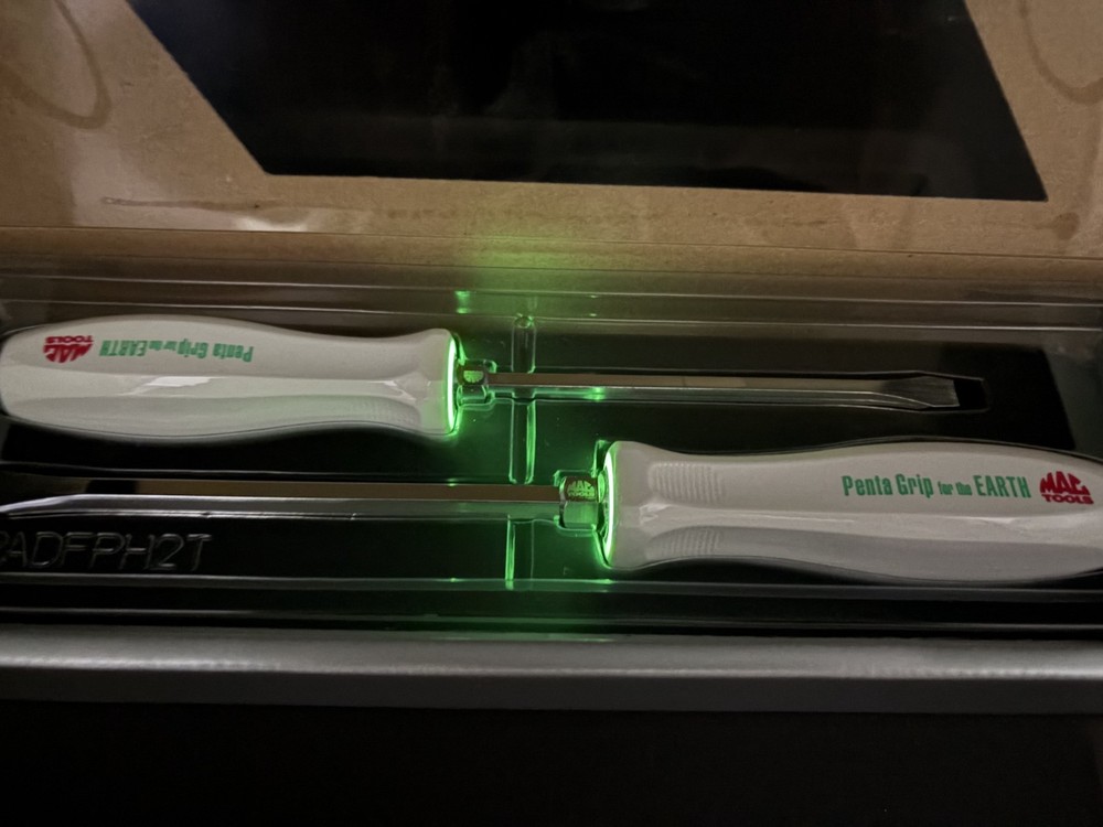 Mac Tools 2022 Striking Flat Screwdriver 2 Set Penta Grip White Hard Handle