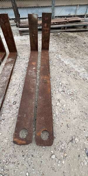 5' Forklift fork removed from a Mitsubishi FD40 forklift.