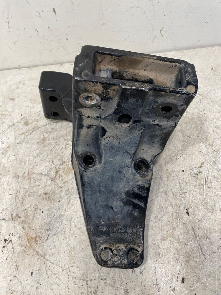 2016 Kenworth T680 Cab Mount (630-10735)