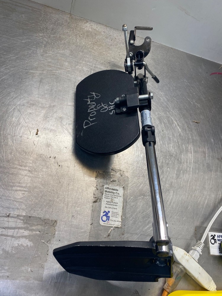 Universal Wheelchair articulating / Elevating Leftside Legrest (E1/#7)