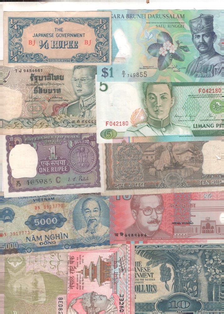 Asia. 100 Banknotes.