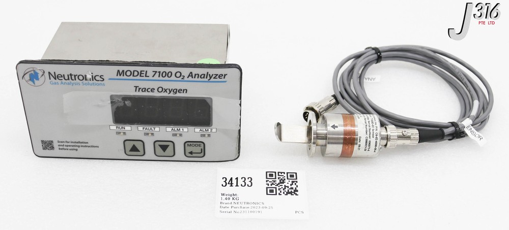 34133 NEUTRONICS OXYGEN ANALYZER, MODEL 7100 W/ SENSOR 7100E-02 7124BE-N1