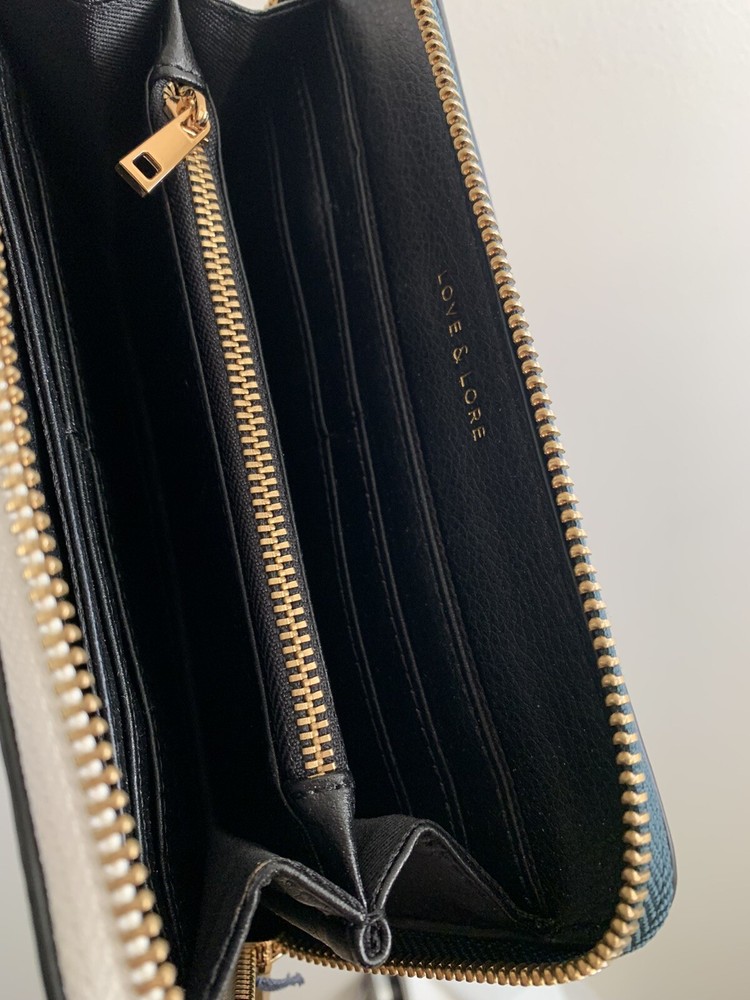 Love And lore Women’s Long Wallet Black