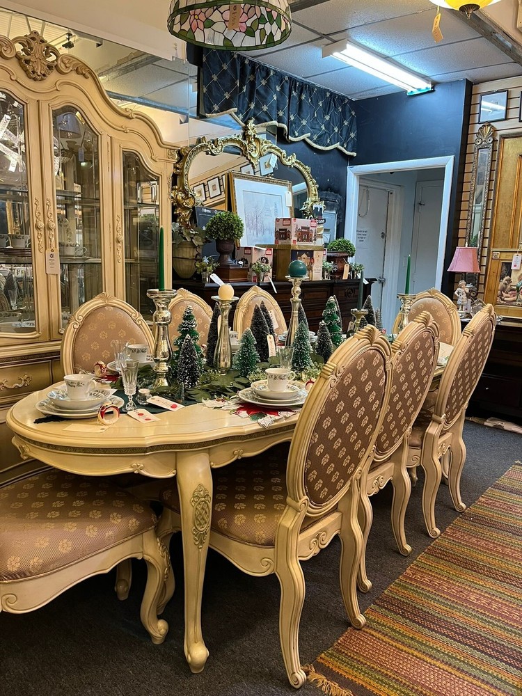 AICO by Michael Amini Lavelle Blanc 9PC dining room set