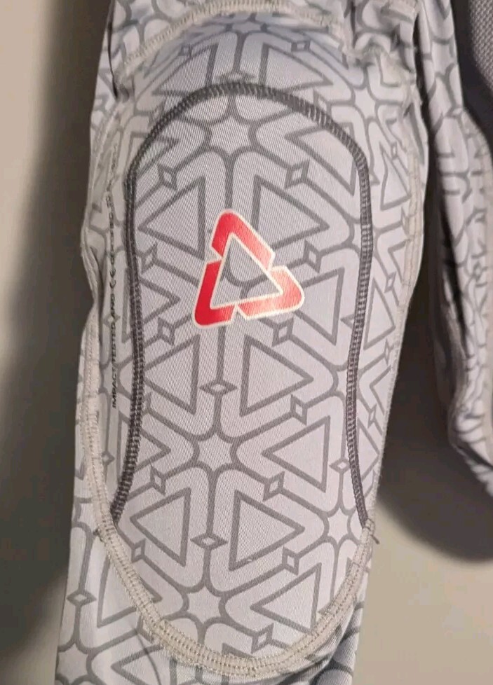 Leatt body armor Grey Size Medium - Read Description