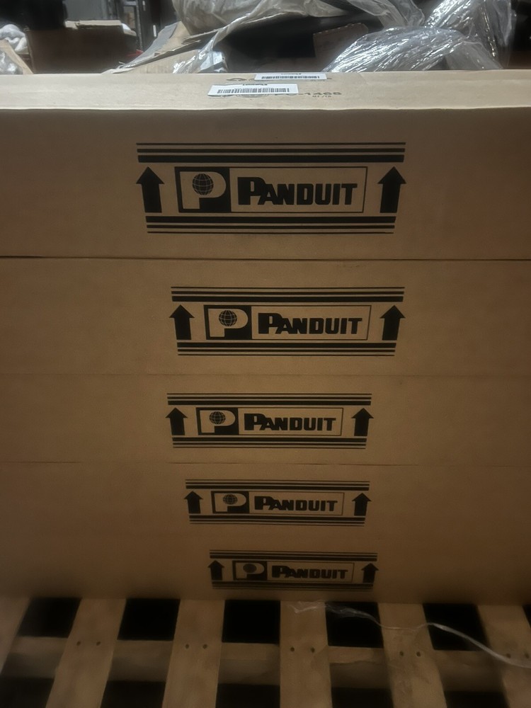 PANDUIT NVBP (NETWORK VERTICAL BLANKING PANEL)