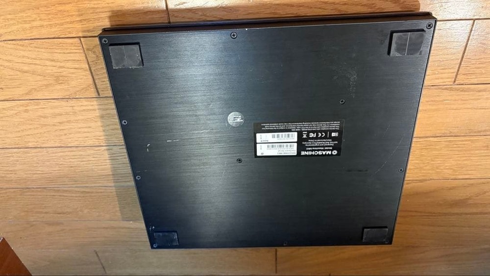 Native Instruments Maschine MK3 Production System Controller w/ Deck Saver Box