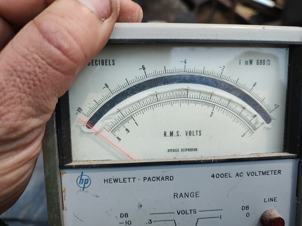 HP Model 400 El AC Voltmeter Nice Unit